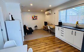 Modern 1 Bedroom Guest House